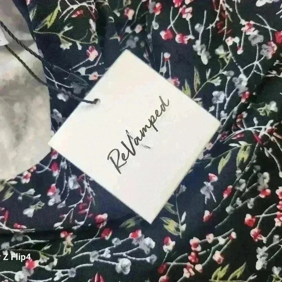 Revamped off the shoulder floral crop top - Picture 2 of 4